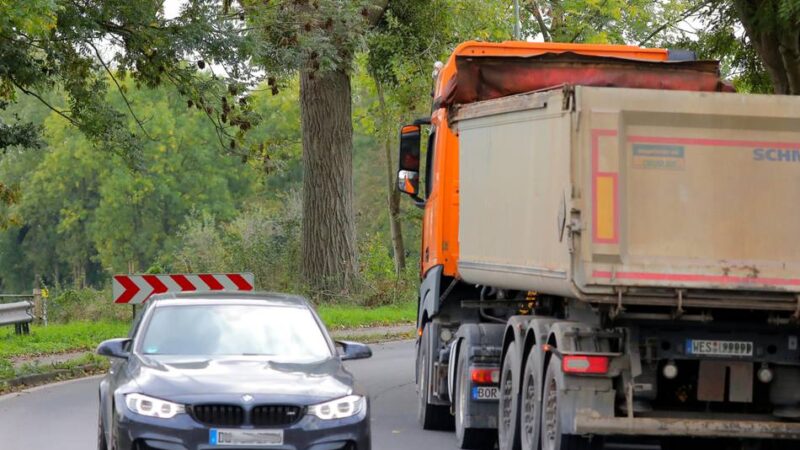 L10 zwischen Orsoy und Orsoyerberg: SPD-Ratsherr will gefährliche Kurve entschärfen