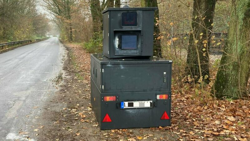 Nach Beschädigung durch Autofahrer in Xanten: Kreis Wesel repariert Blitzer und kann ihn wieder einsetzen