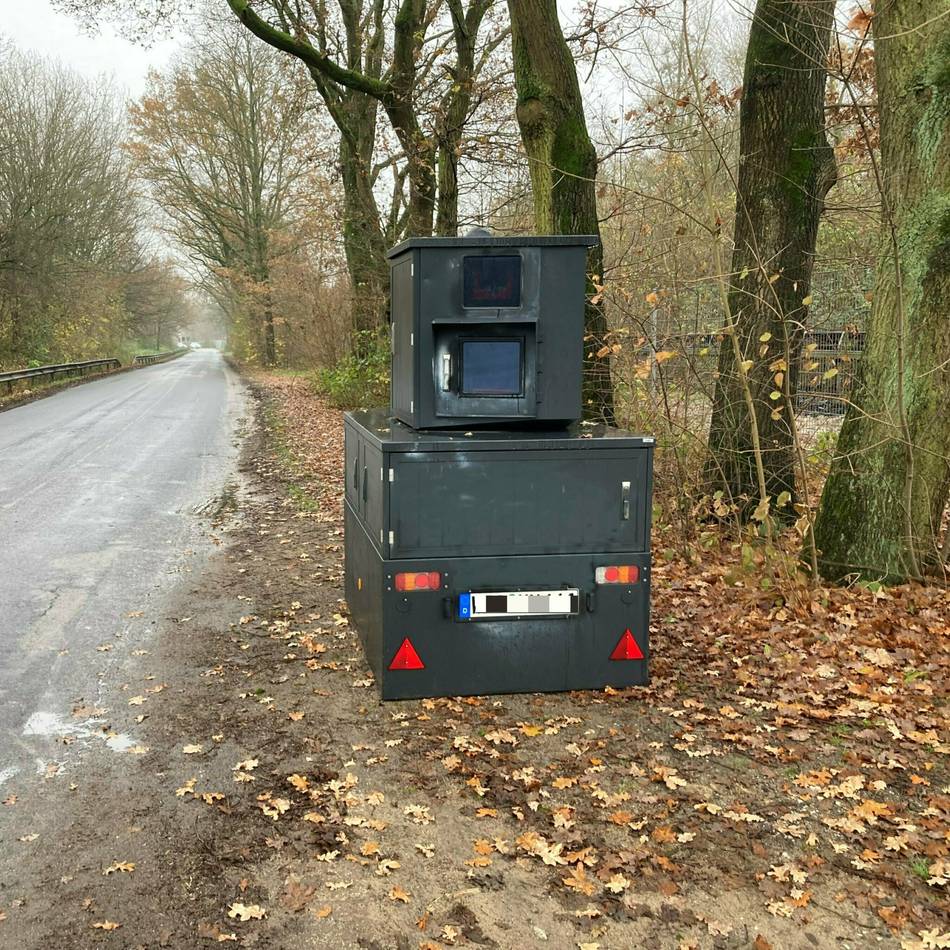 Nach Beschädigung durch Autofahrer in Xanten: Kreis Wesel repariert Blitzer und kann ihn wieder einsetzen