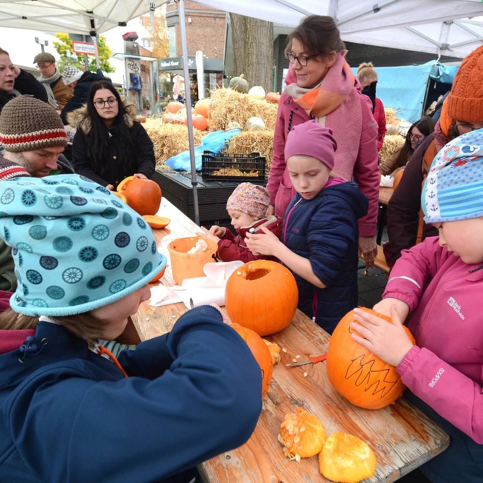 Veranstaltung in Neuss: Herbstliches Kürbisfest lockte Kinder in die Stadt