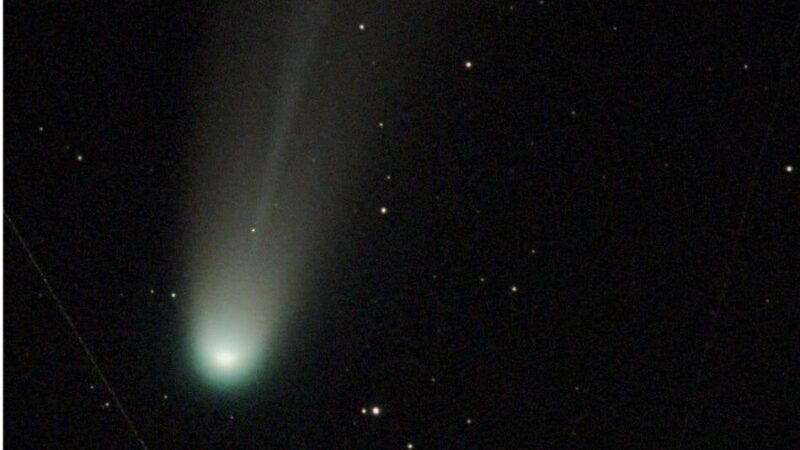 Natur-Spektakel am Nachthimmel: Student aus Geldern gelingen beeindruckende Aufnahmen von Komet „Lemmon“