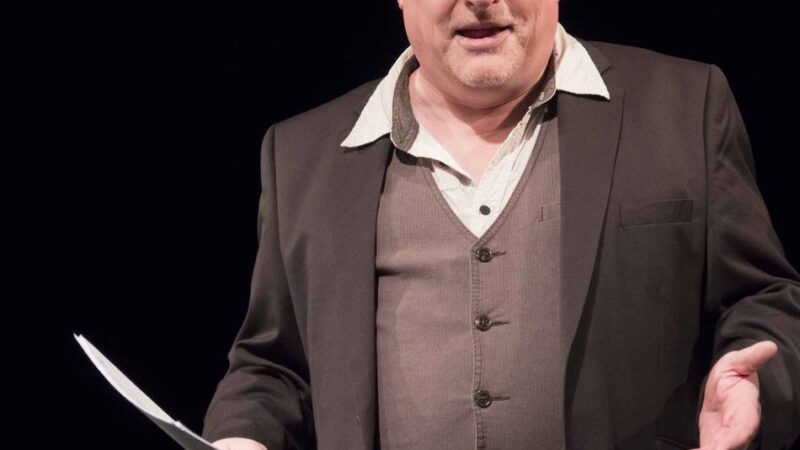 Lesung mit Theaterintendant Michael Grosse: Ein Abend voller Bekenntnisse