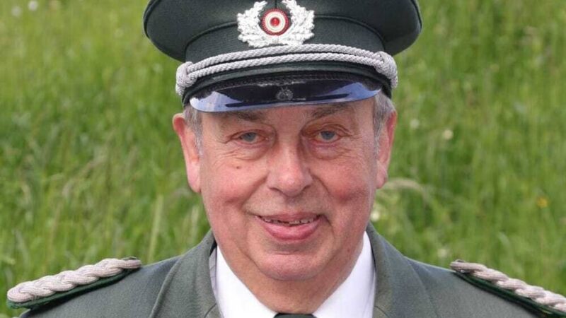 Nachruf auf Neusser Josef Weiler: Trauer um den einzigen Tambourmajor mit Fanclub