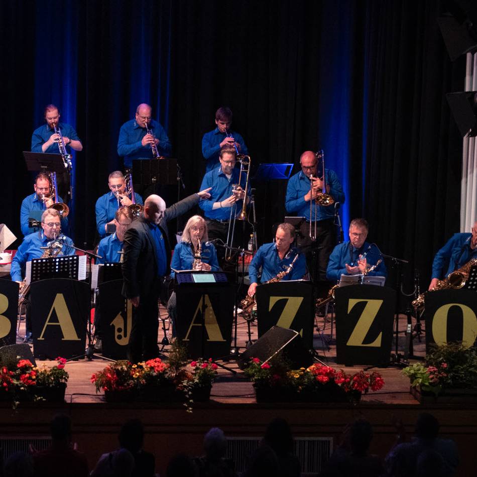 Konzert mit Titel „Tribute to Sinatra“: Bajazzo Bigband spielt in der Kirche Orsoy