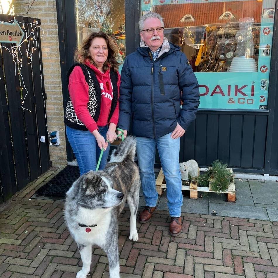 „Ameland ist ein Paradies für Hunde“: Deutsches Paar führt Hundeboutique auf niederländischer Urlaubsinsel