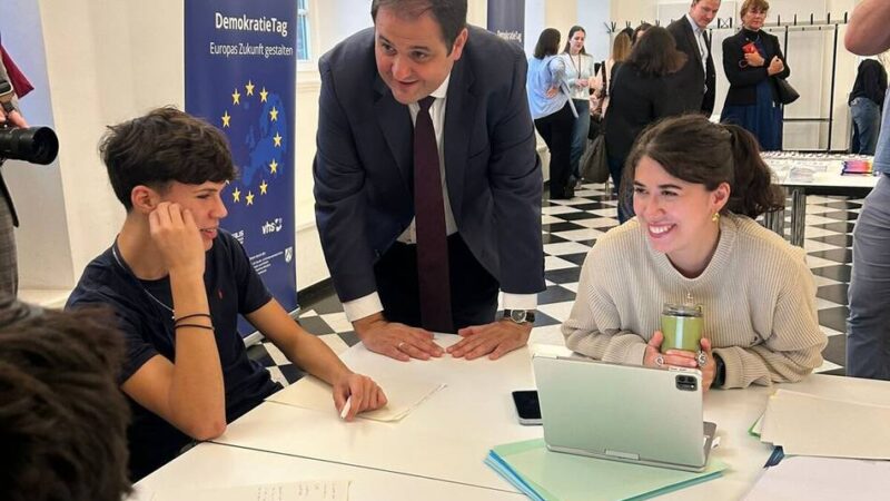 Schule in Düsseldorf: Schüler diskutieren über Demokratie in Europa
