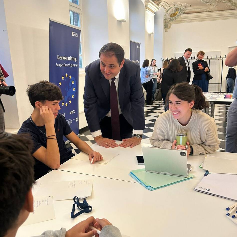 Schule in Düsseldorf: Schüler diskutieren über Demokratie in Europa