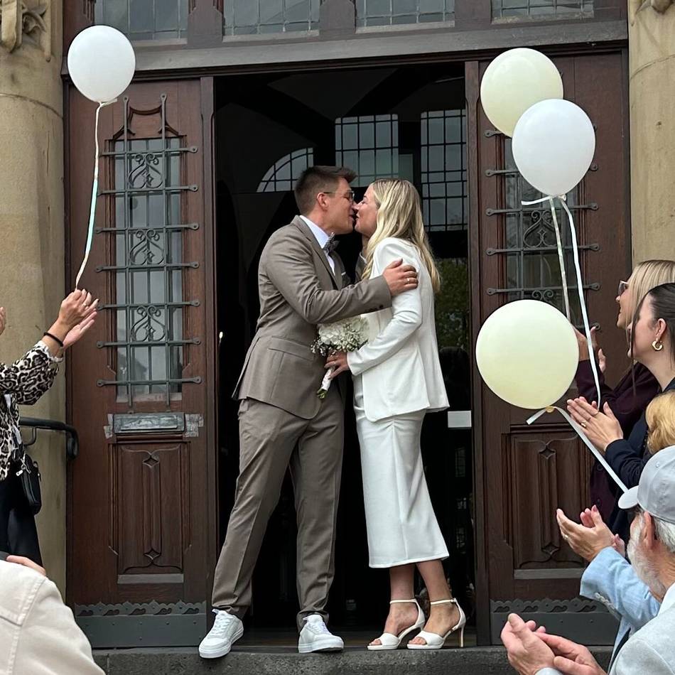 Hochzeit in Kevelaer: Theaterverein Gemütlichkeit überrascht Brautpaar