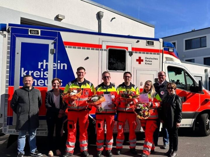 Rotes Kreuz stockt auf: Neue Notfallsanitäter verstärken Rettungsdienst in Grevenbroich