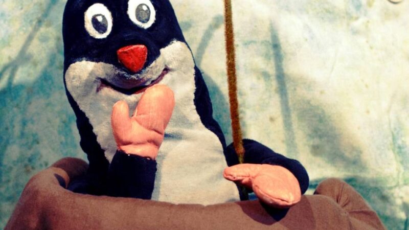 Im Bürgerhaus Reisholz: Bei der Puppenspielwoche stehen ein Maulwurf und ein Drache auf der Bühne