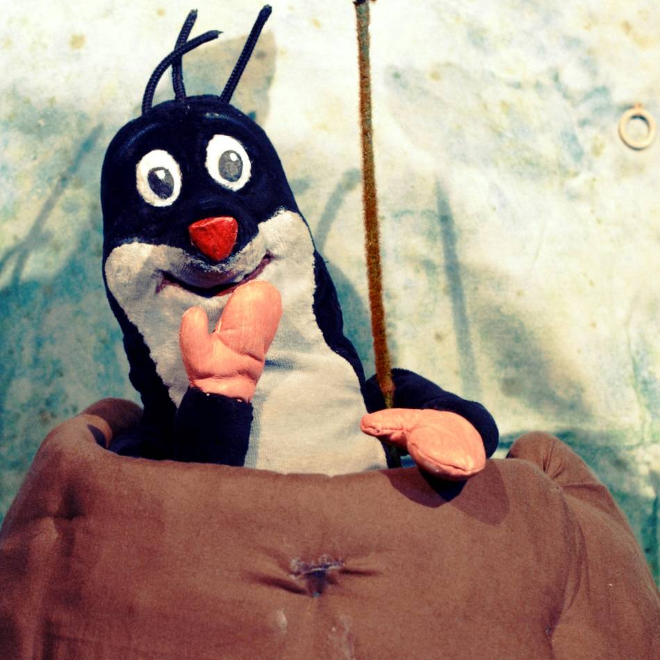 Im Bürgerhaus Reisholz: Bei der Puppenspielwoche stehen ein Maulwurf und ein Drache auf der Bühne