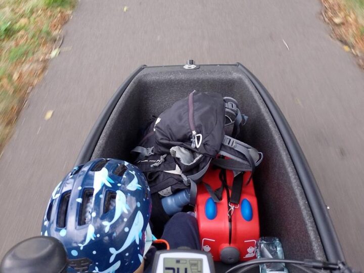 Rommerskirchener Familie im Selbsttest: Lastenrad und Öffis statt Auto – Wie klappt das?