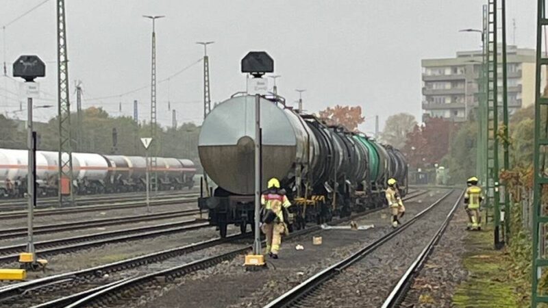 Geringe Menge ausgetreten: Salzsäure-Leck am Verschiebebahnhof in Dormagen