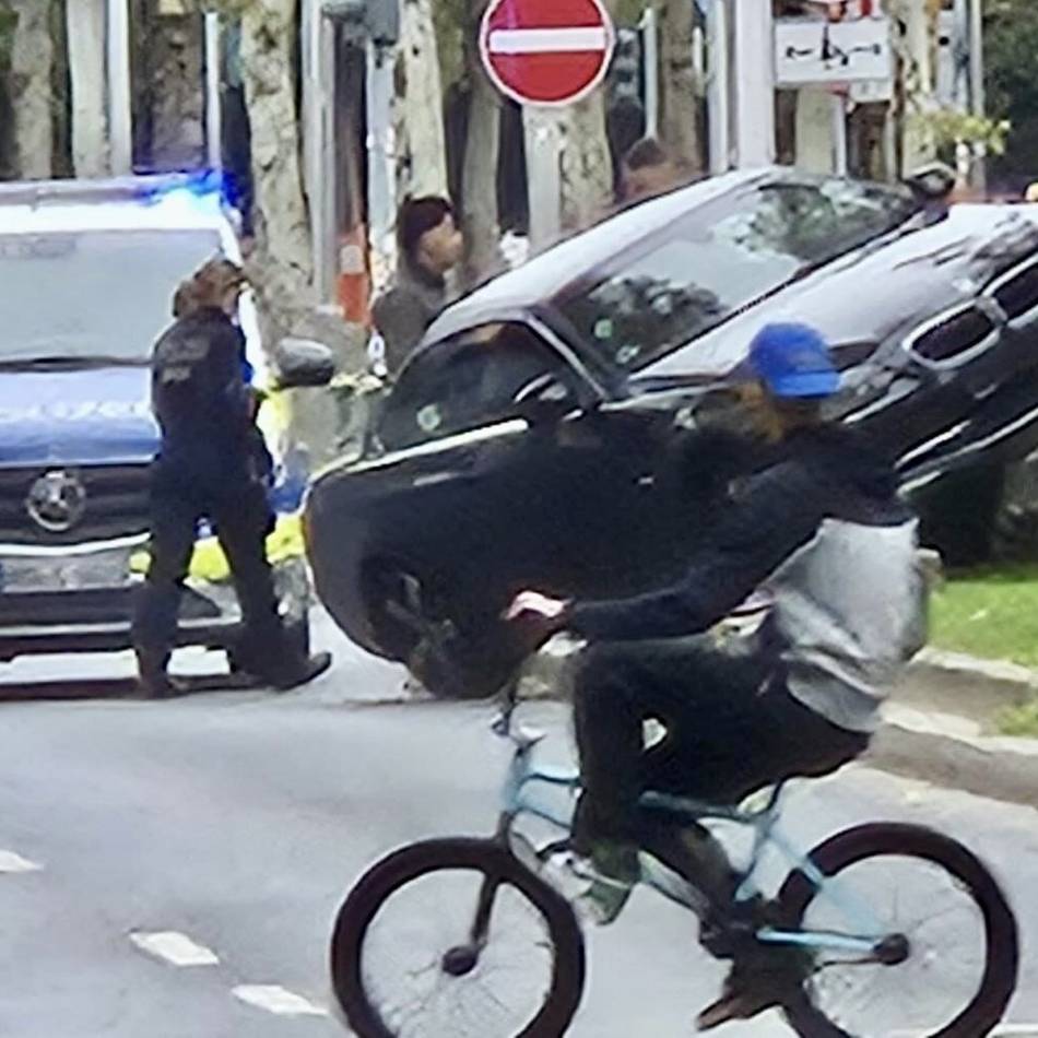 Polizei Düsseldorf: 20-jähriger BMW-Fahrer baut Unfall nach misslungenem Drift-Manöver