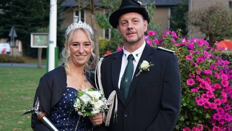 Große Feierlichkeiten der Schützen: Neues Königspaar Nadine und Jens Hardt in Nierswalde proklamiert
