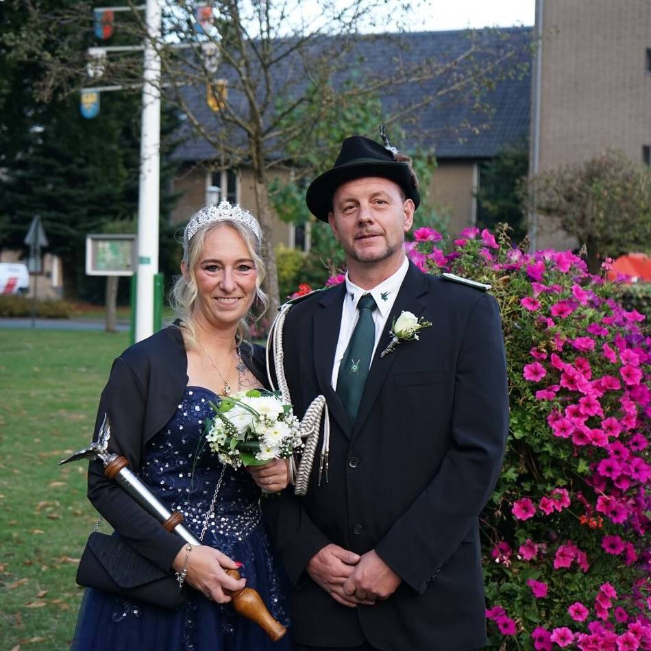 Große Feierlichkeiten der Schützen: Neues Königspaar Nadine und Jens Hardt in Nierswalde proklamiert