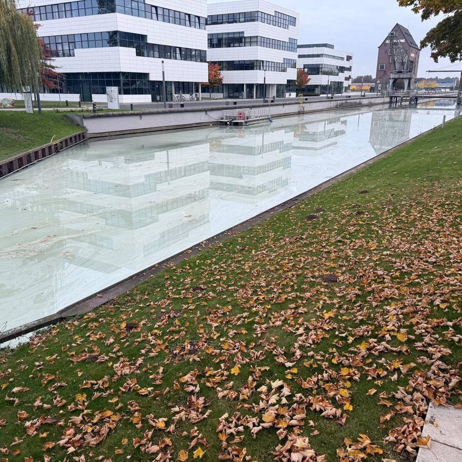 Rätselhafter Vorfall in Kleve: Plötzlich war das Wasser im Spoykanal weiß