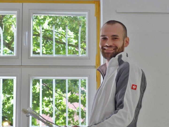 Arbeitslosenzentrum in Mönchengladbach: Arbeitslosenzentrum bekommt frischen Anstrich