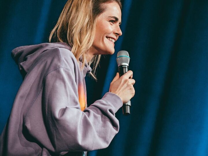 Ticket-Verkauf beginnt am Freitag: Comedian Hazel Brugger tritt im Juli 2026 in Xanten auf