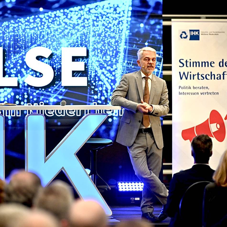 IHK-Wirtschaftsforum in Krefeld: „Wenn Russland Raketen schicken würde, würden sie hier ungehindert einschlagen“