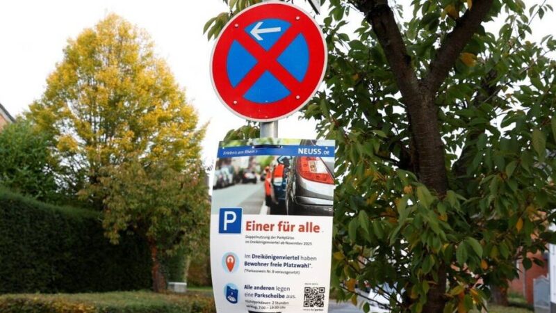 Neuss weitet Bewohnerparken aus : „Frühstart“ für neue Parkregelung im Dreikönigenviertel