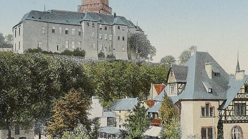 Bedeutende Schenkung: Das historische Kleve auf 6000 Postkarten