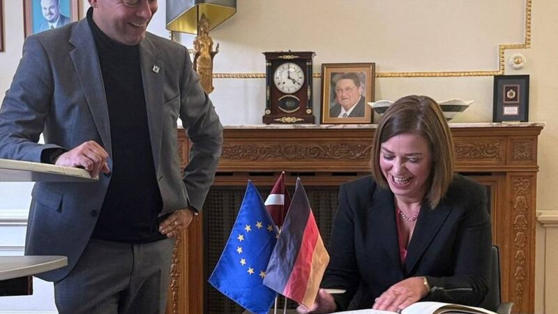 Tag der Deutschen Einheit: Gelungene Premiere auf Schloss Neersen
