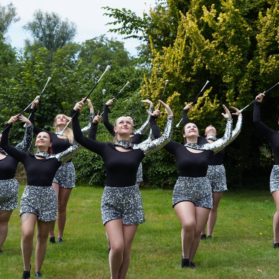 Deutsche Meisterschaft im Majorettentanz: Mönchengladbach sucht die besten Tanzgruppen mit Stäben, Fächern und Pompons
