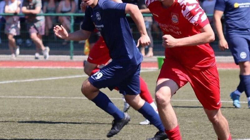 Zum Spitzenspiel nach Ratingen: Timo Lehmkuhl wird beim SV Sonsbeck zum Maskenmann