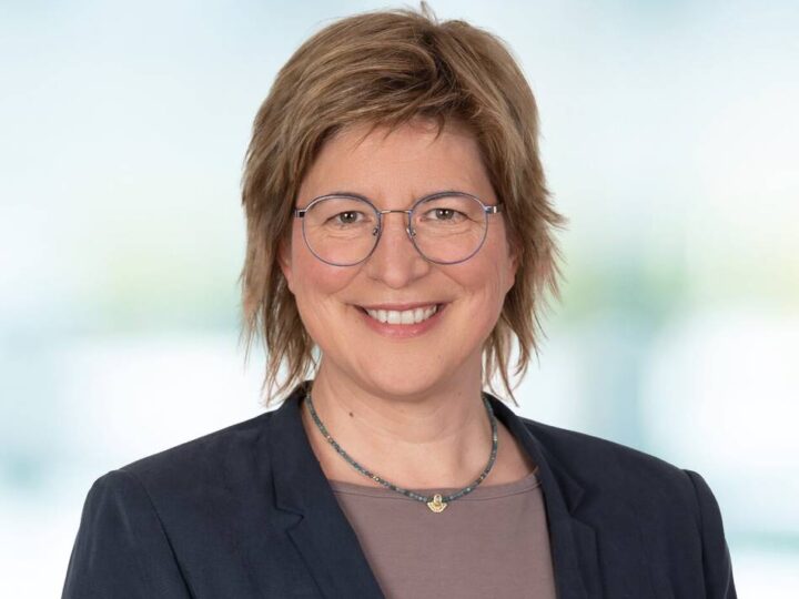 Titty Sisters Dormagen zu Gast: SPD lädt zu Weiberabend zum Thema Brustkrebs ein