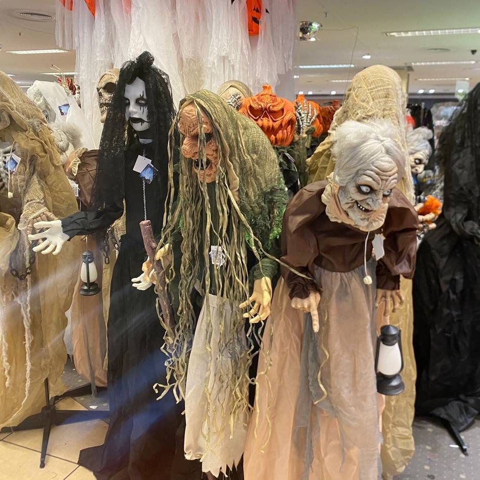 Schaurig-Schönes aus Neuss für den Abend vor Allerheiligen: Hier gibt’s die besten Last-Minute-Halloween-Kostüme