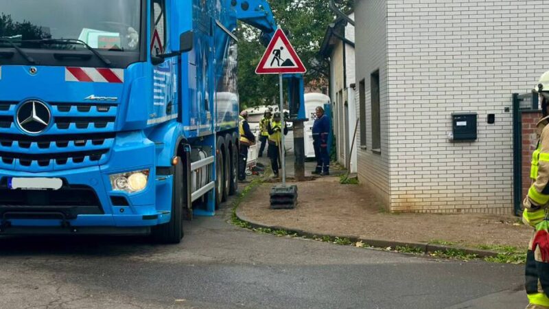 Einsatz am Seilerwall in Viersen: Feuerwehr entschärft Gasleck bei Abrissarbeiten