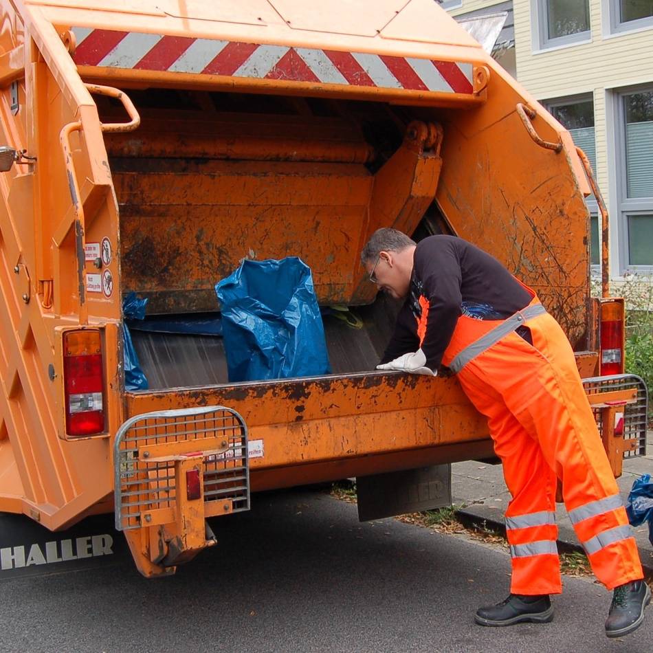 Herbstaktion der AWL Neuss: Was man zur Laubabfuhr der AWL wissen muss