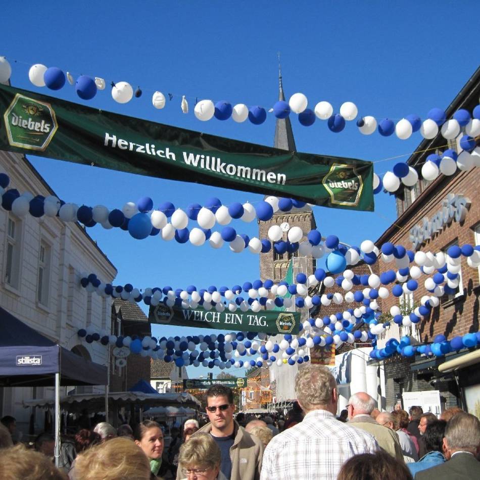 Kunsthandwerk, Trödel und Kinderspaß: Sonntag lockt das Herbstfest nach Alpen