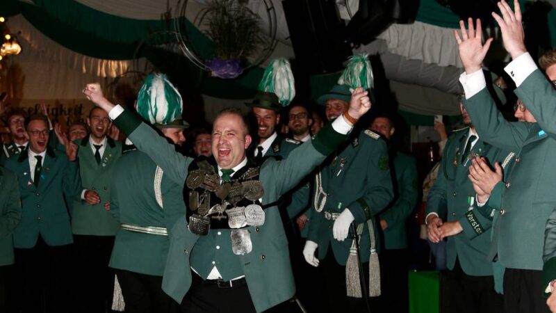 Schützenfest in Menzelen: Karsten Scholz ist der neue König der Menzelenerheide