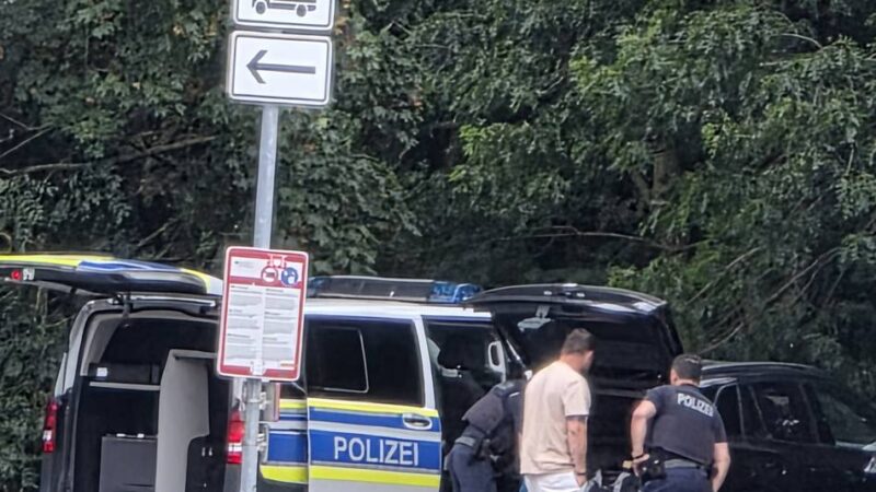 Grenzkontrollen: Offene Strafe – Gesuchter geht der Bundespolizei auf der A57 bei Goch ins Netz