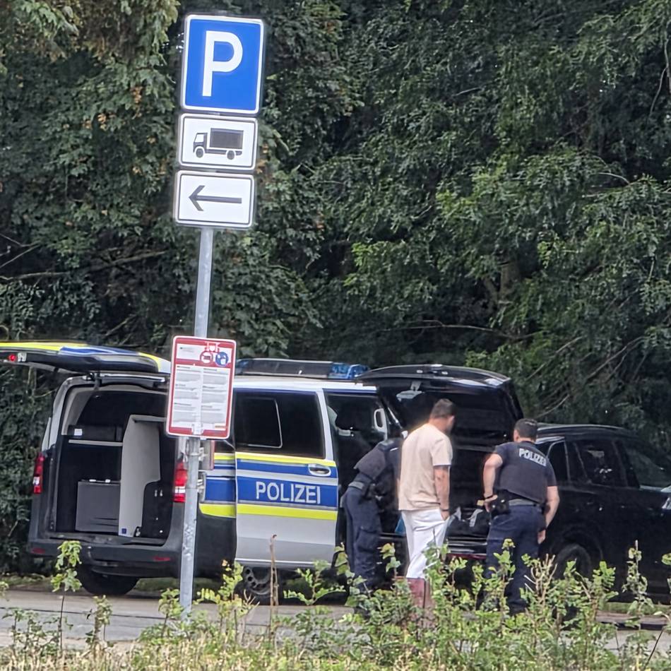 Grenzkontrollen: Offene Strafe – Gesuchter geht der Bundespolizei auf der A57 bei Goch ins Netz