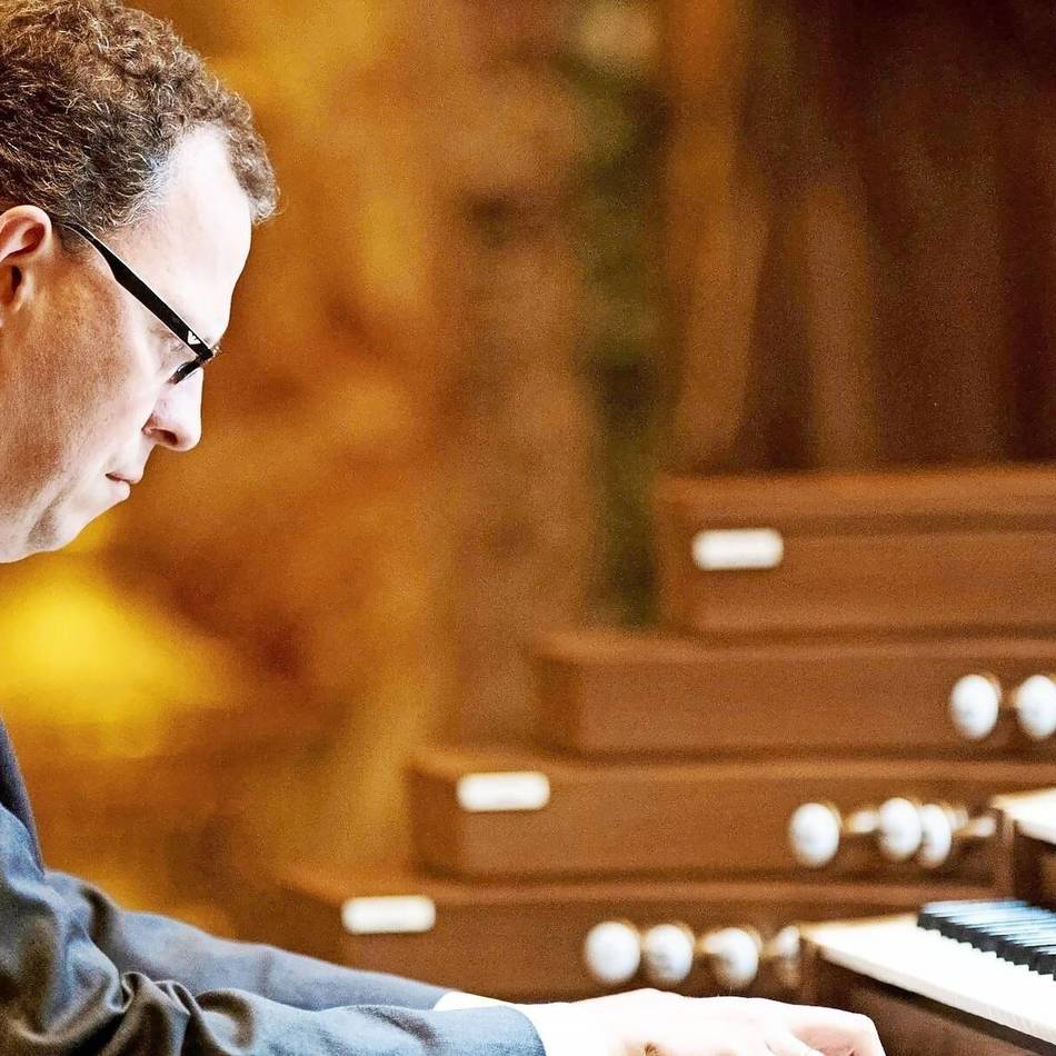 Orgelprofessor füllt die St. Remigius-Kirche in Opladen: Eindrucksvoller Auftakt zum Orgelforum