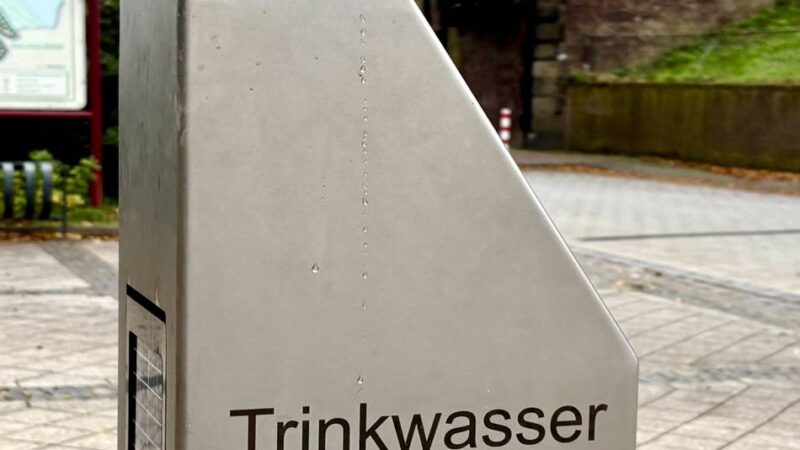 Am Friedrichplatz aufgestellt: Jetzt hat auch Orsoy einen öffentlichen Trinkwasserbrunnen