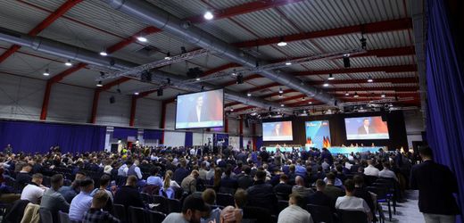 »Alexander Eichwald« bei AfD-Jugend-Kongress: AfD-Spitze prüft wirren Auftritt