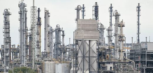 Arbeitsmarkt in Deutschland: Jeder dritte Betrieb will Jobs abbauen