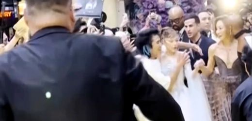 Ariana Grande: Bei »Wicked«-Premiere von »Pyjama Man« bedrängt – die Szene im Video