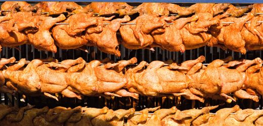 Tierwohl: Supermärkte und Fast-Food-Ketten im Hühner-Ranking