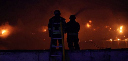 Russische Angriffe auf Ukraine treffen TV-Sender – und türkischen LNG-Tanker