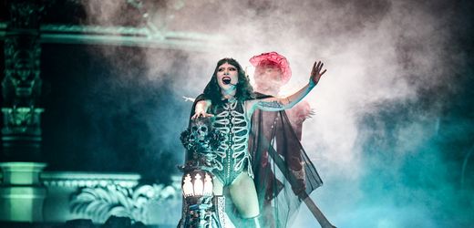 Lady Gaga mit »The Mayhem Ball« in Berlin: Ga-ga-Geisterbahn!