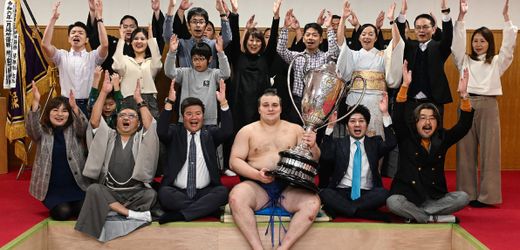 Gute Nachrichten der Woche: Ein Geflüchteter wird Sumo-Champion und Wasser für Gaza