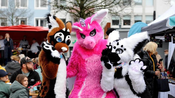 Auch die Furrys lieben den Heiligenhauser Martinsmarkt