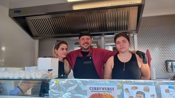 Neuer Imbiss in Velbert: Currywurst und Gyros kommen von bekanntem Biometzger