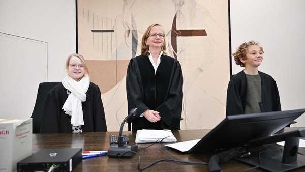 „Unglaubwürdig!“ Schirm-Dieb bekommt von Gericht 30 Euro Strafe aufgebrummt