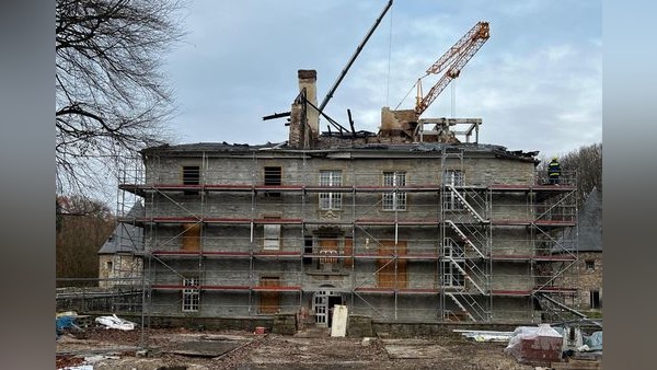 Schloss Hardenberg: Hoffnung nach Brand – Statik besser als zunächst befürchtet